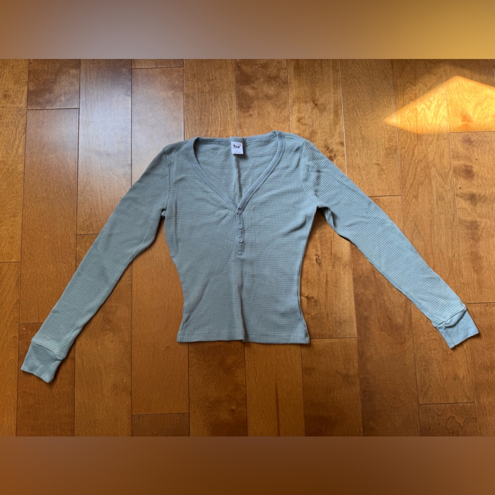 ARITZIA - TNA - Henley Ribbed Long Sleeve Top